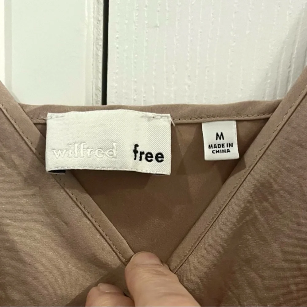 Wilfred Silky Satin Party Slip Midi Dress in Beautiful beige / champagne
Size M - Picture 5 of 7